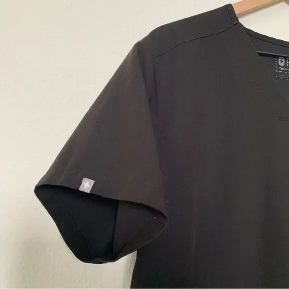 FIGS Technical Collection Women’s Black Scrub Top Large - Picture 3 of 5